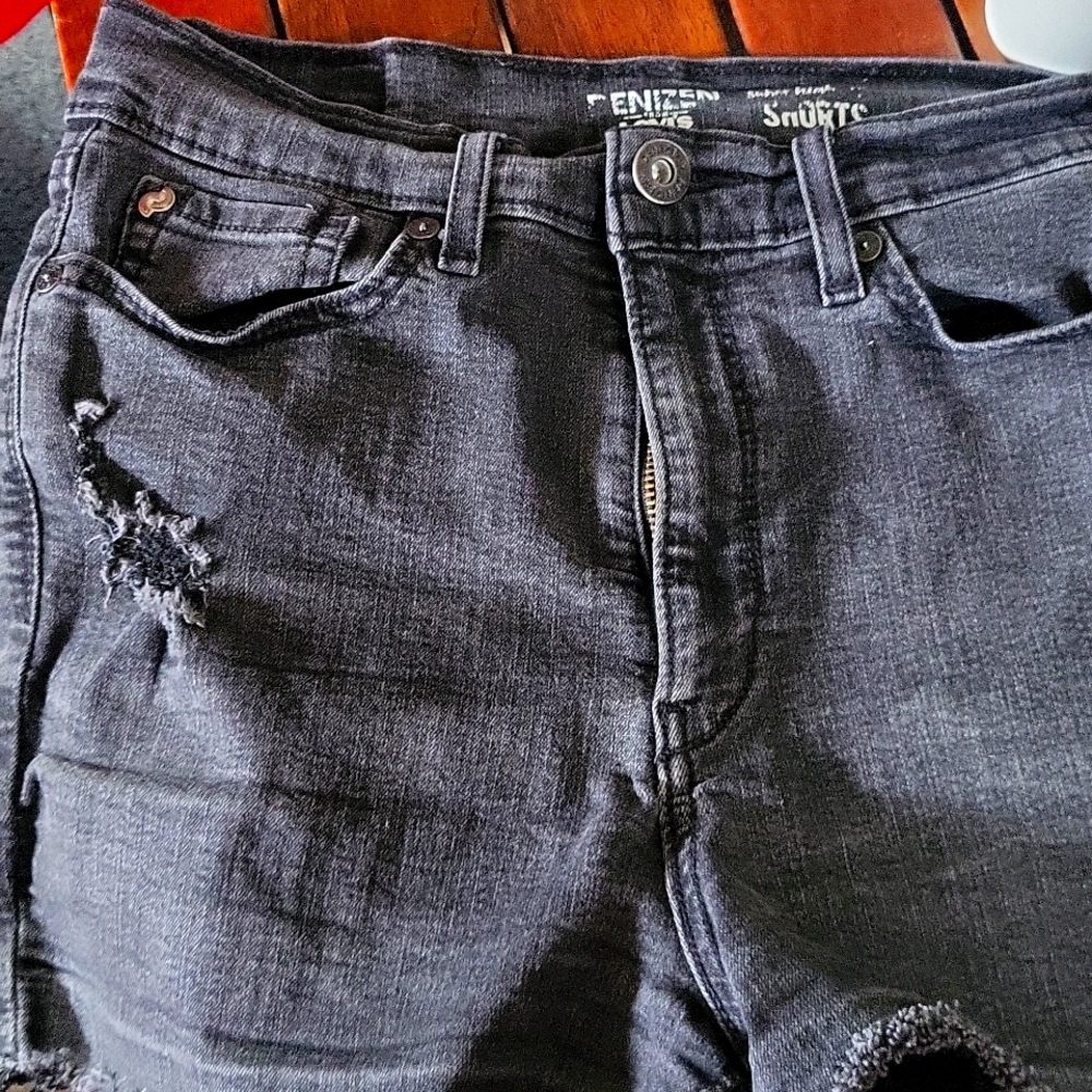 Denizen from Levi's (7/28) shorts in black